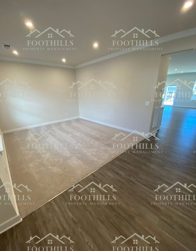 Building Photo - Luxurious 4BR/2.5BA Home with Open Floor P...