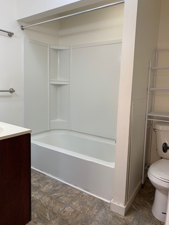 Building Photo - 219 Sagamore St