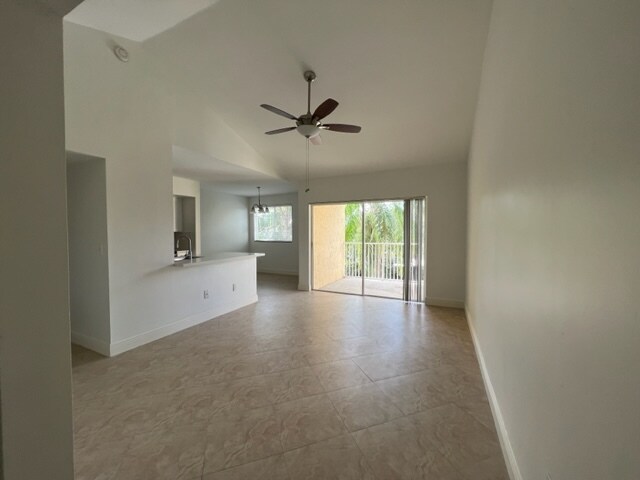 Building Photo - 2640 S University Dr