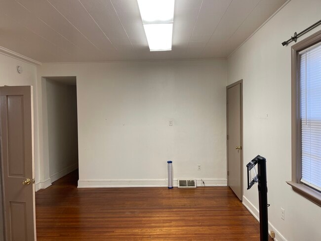 Living Room - 42 S State St