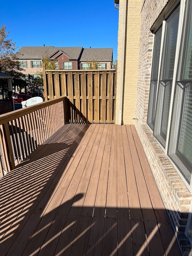 Cubierta - 424 Fieldview Way