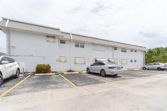 Foto del edificio - 1300 N 17th Ave