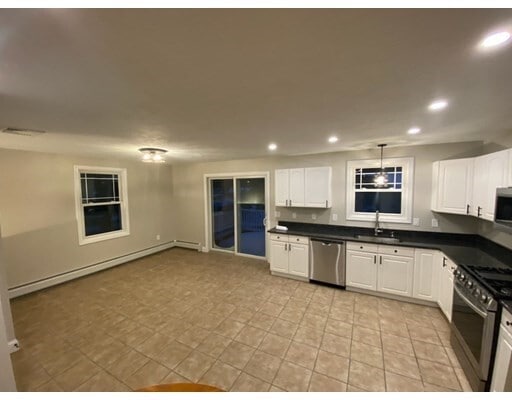 Building Photo - 152 Dewey Ave