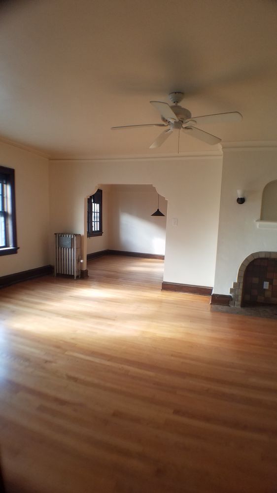 Foto del edificio - Upper 2 bedroom apartment in Wauwatosa
