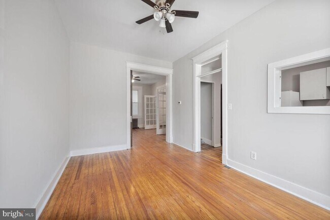 Foto del edificio - 742 Newton Pl NW