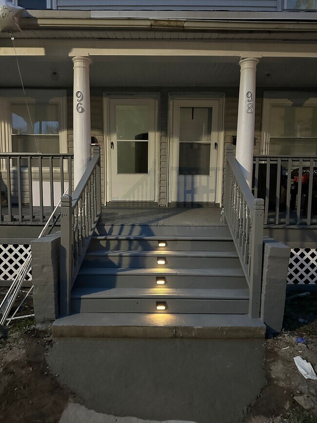 Building Photo - 96-98 Durnan St