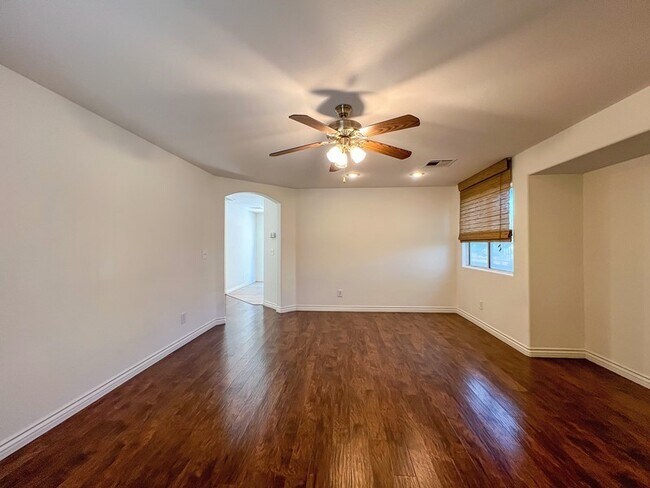 Foto del edificio - 1995 Sundown Canyon Dr - Upgraded Two Stor...