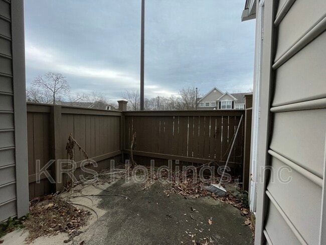 Building Photo - 808 Settlement Dr