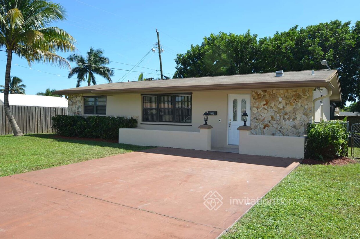 Foto principal - 7670 NW 11th Ct