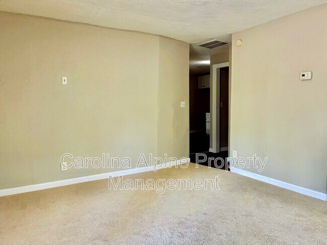 Foto del edificio - 1508 W Walnut Ave