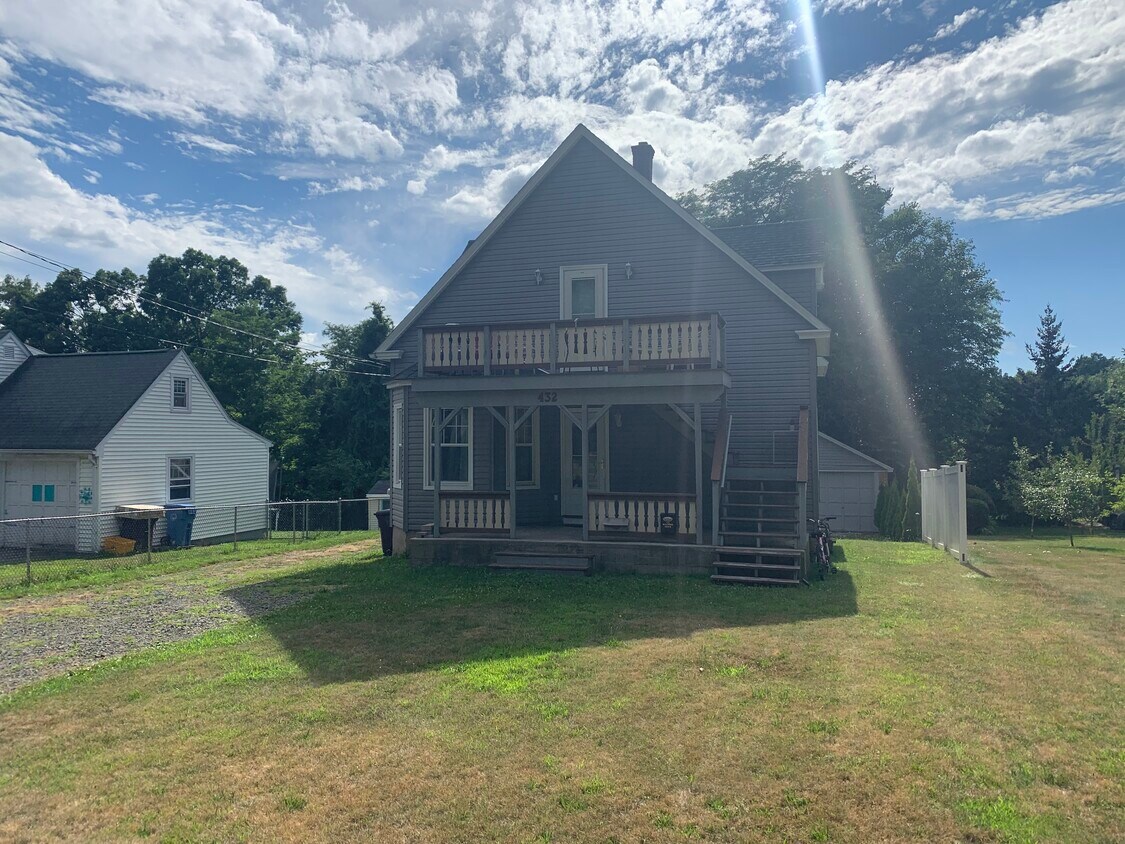 432 McClintock St Unit 1, New Britain, CT 06053 Apartments in New