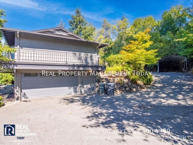 Building Photo - 1531 Vista Dr