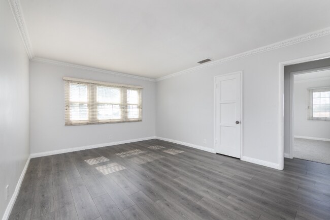 Foto del edificio - 2145 W 104th St