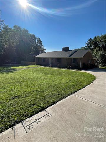 Building Photo - 209 Woodstream Cir