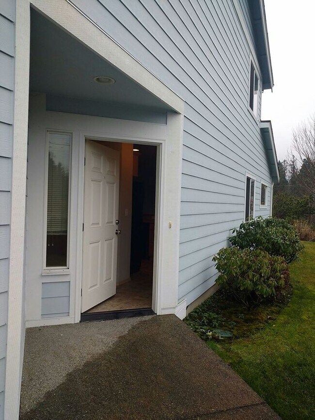 Foto del edificio - Beautifully Maintained 2 Bedroom Townhome