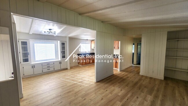 Foto del edificio - Wonderful Dunnigan 3bd/2ba Manufactured Home