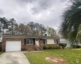 Building Photo - 347 Water Oak Dr