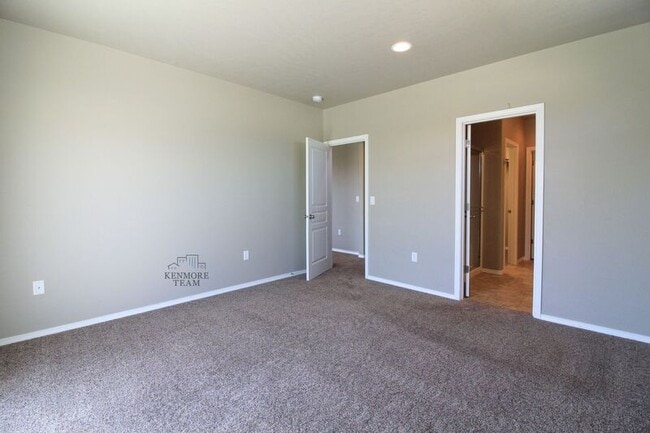 Building Photo - 661 Marysville Way