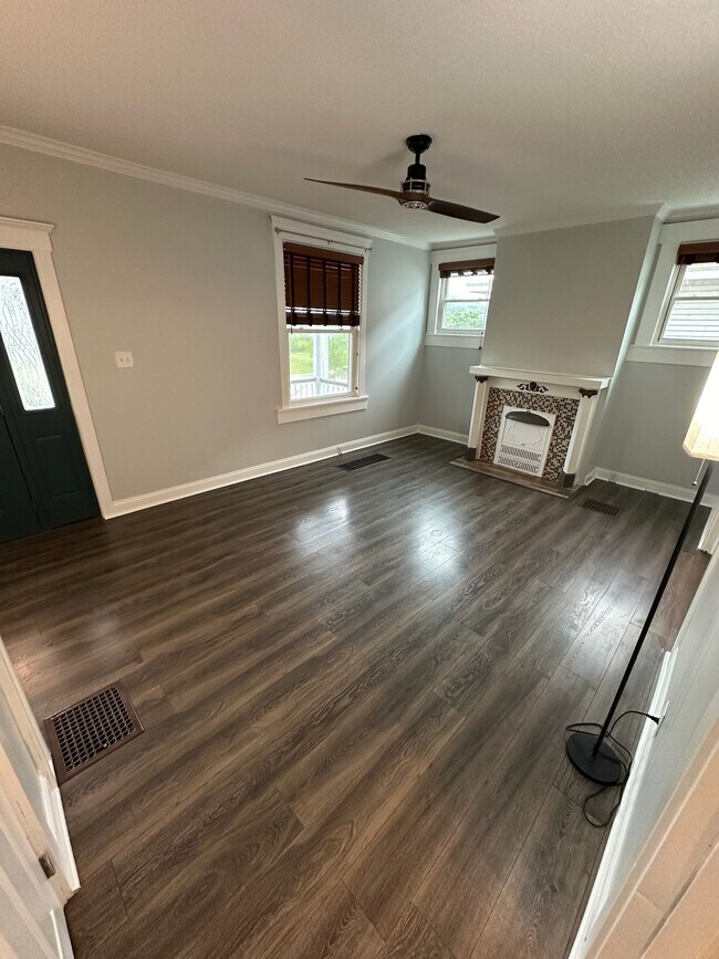 Dining room - 2065 Maple Ave