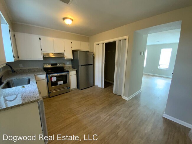 Building Photo - 2 br, 1.5 bath House - 2921 Tobacco Rd A