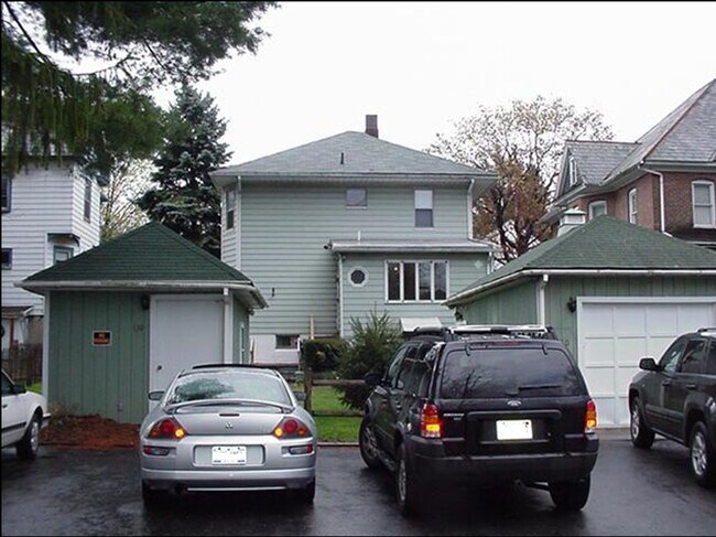 Building Photo - 130 Ridgeway St