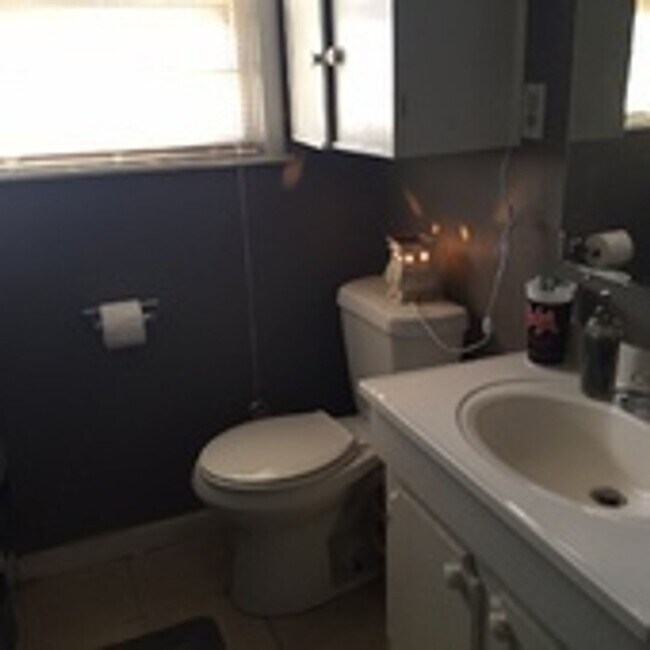 Foto del edificio - Pre Leasing for Fall 2026!! 4/2 in Medical District!