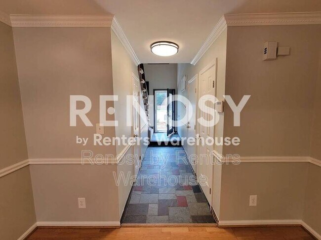 Foto del edificio - 914 Wildwood Square Ct