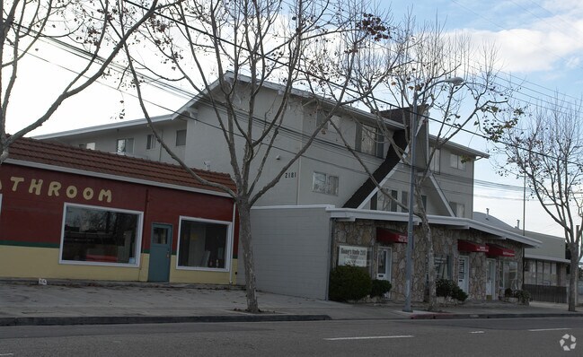 Edificio - Linda D Apartments
