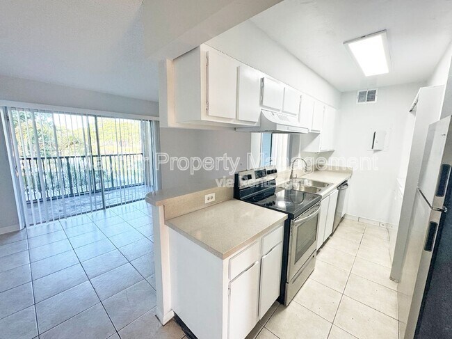 Foto del edificio - 4455 Treehouse Ln