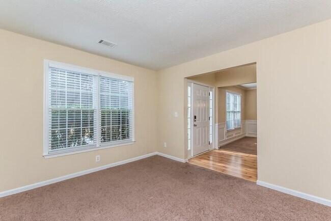 Building Photo - 1040 Deer Hollow Dr