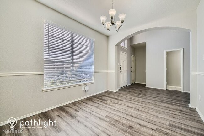 Building Photo - 4 br, 2.5 bath House - 5108 Breeze Hollow ...