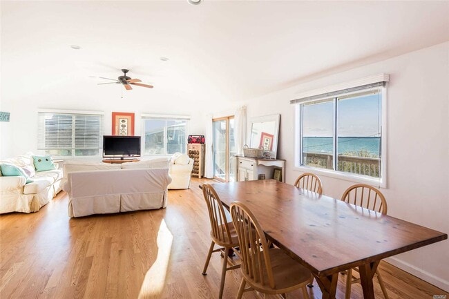 Building Photo - 654 Dune Rd