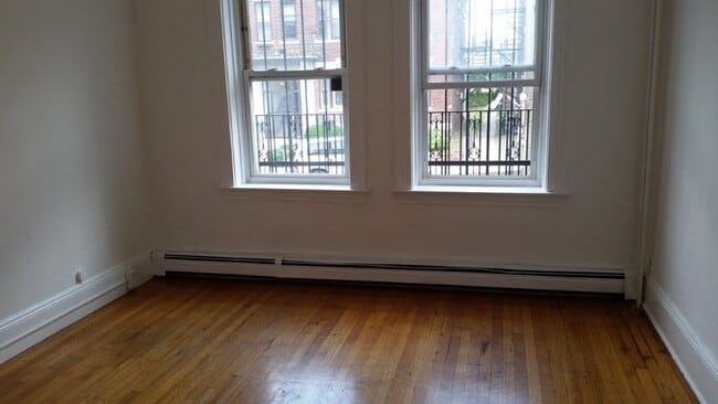 Building Photo - 46 Park Vale Ave