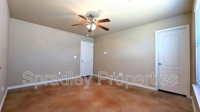 Building Photo - 4826B Deep Dr