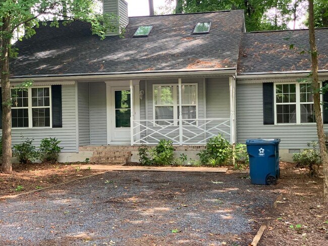 Building Photo - 28 Seagrave Ln