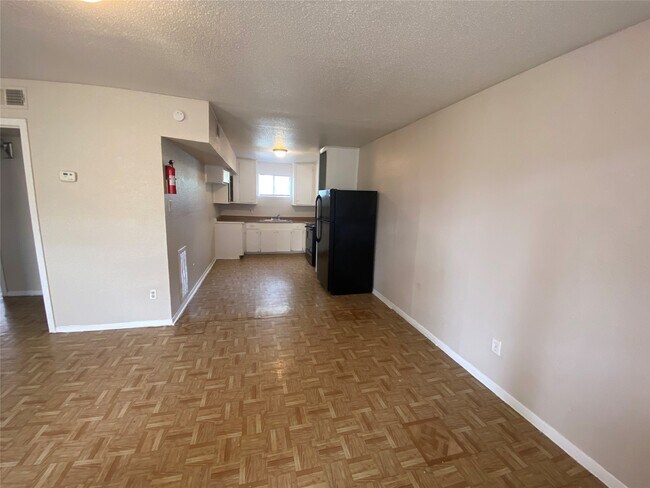 Foto del edificio - 5610 Royal Palms St