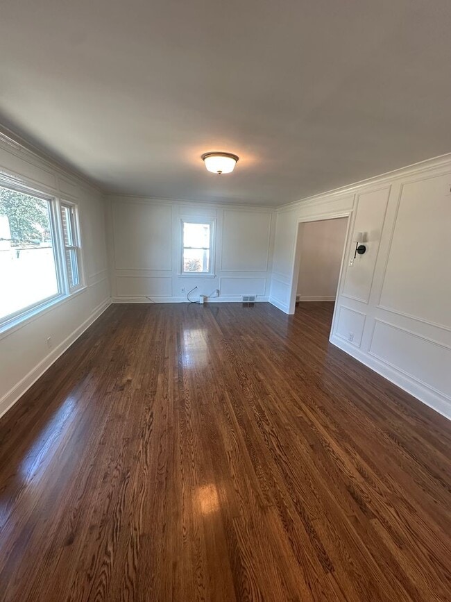 Building Photo - 3BD/2BA Home Located in Colonial Acres