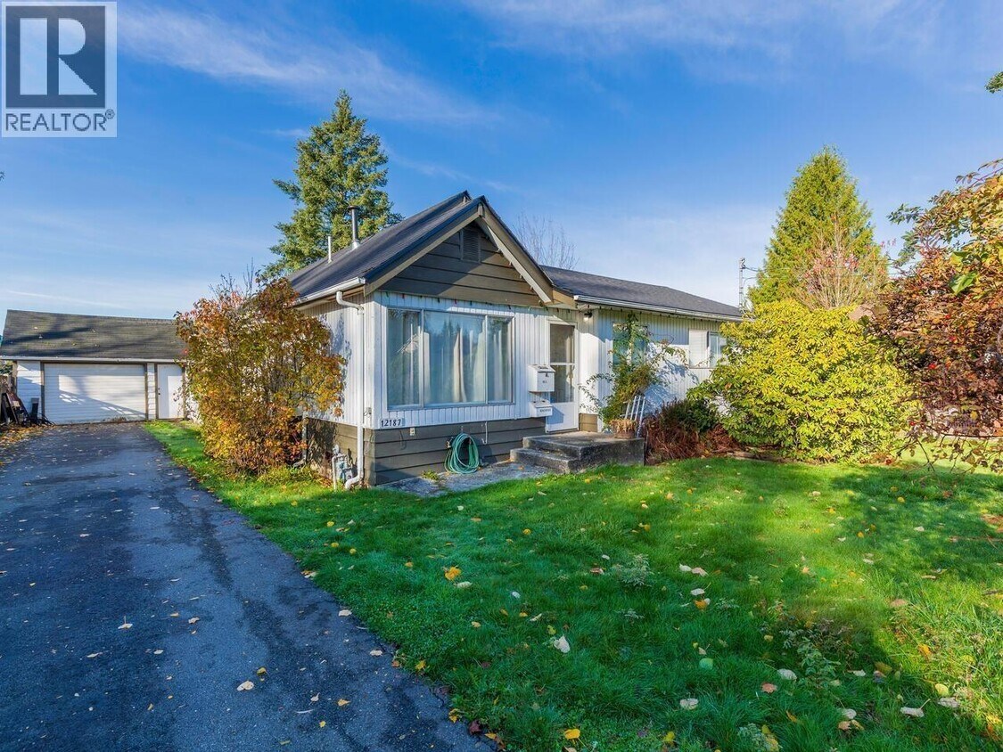 Primary Photo - 12187-12227 227 St