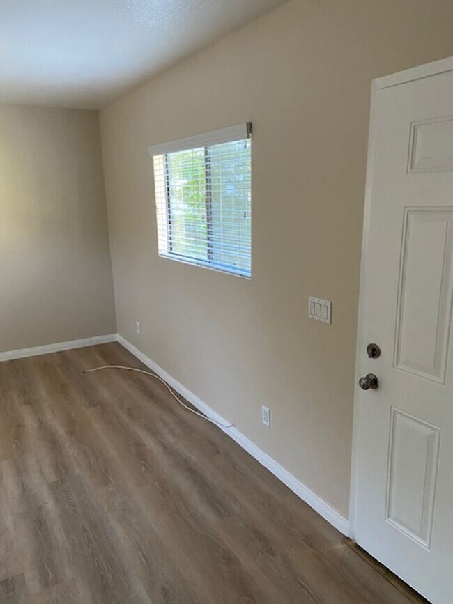 826 N Orange St Unit Back, Orange, CA 92867 Room for Rent in Orange