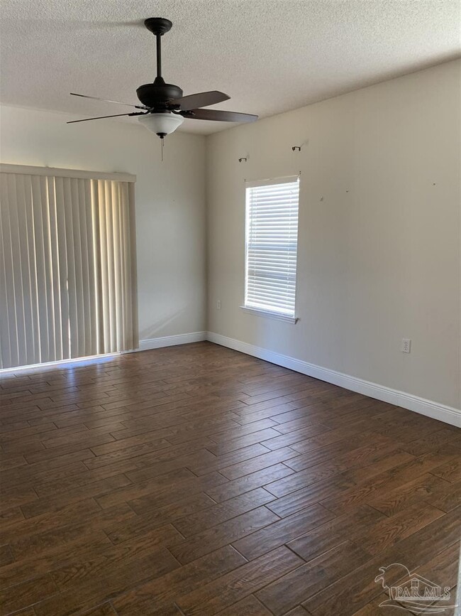 Building Photo - 8949 Camelot Pl