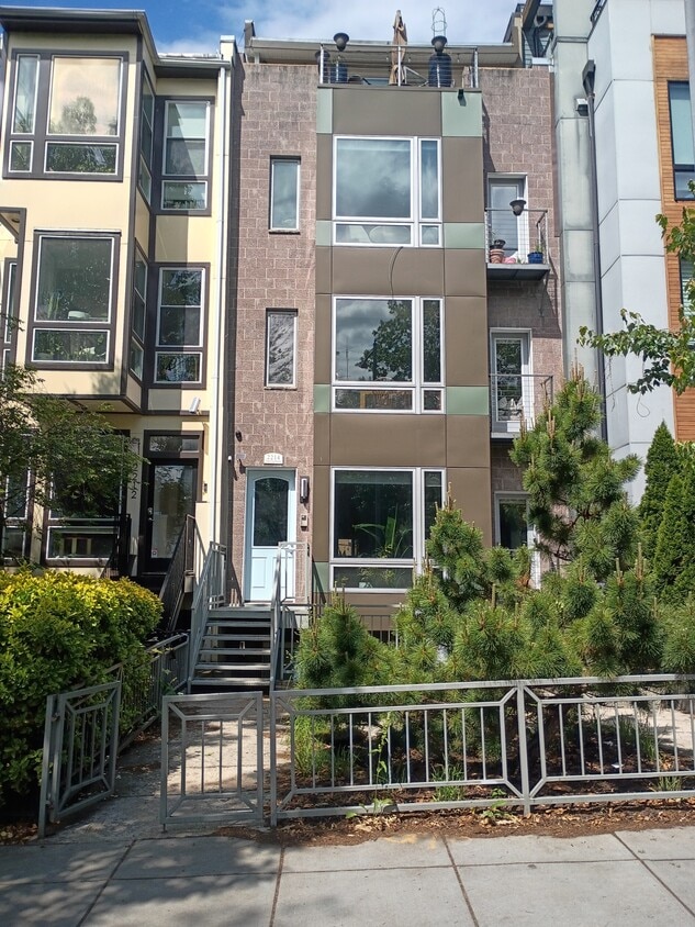 Photo - 2214 11th St NW (Washington, DC)