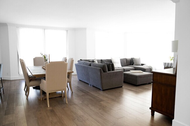 Foto del edificio - 3322 Casseekey Island Rd