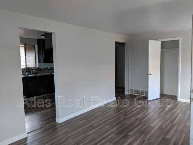 Foto del edificio - 4785 Carr St