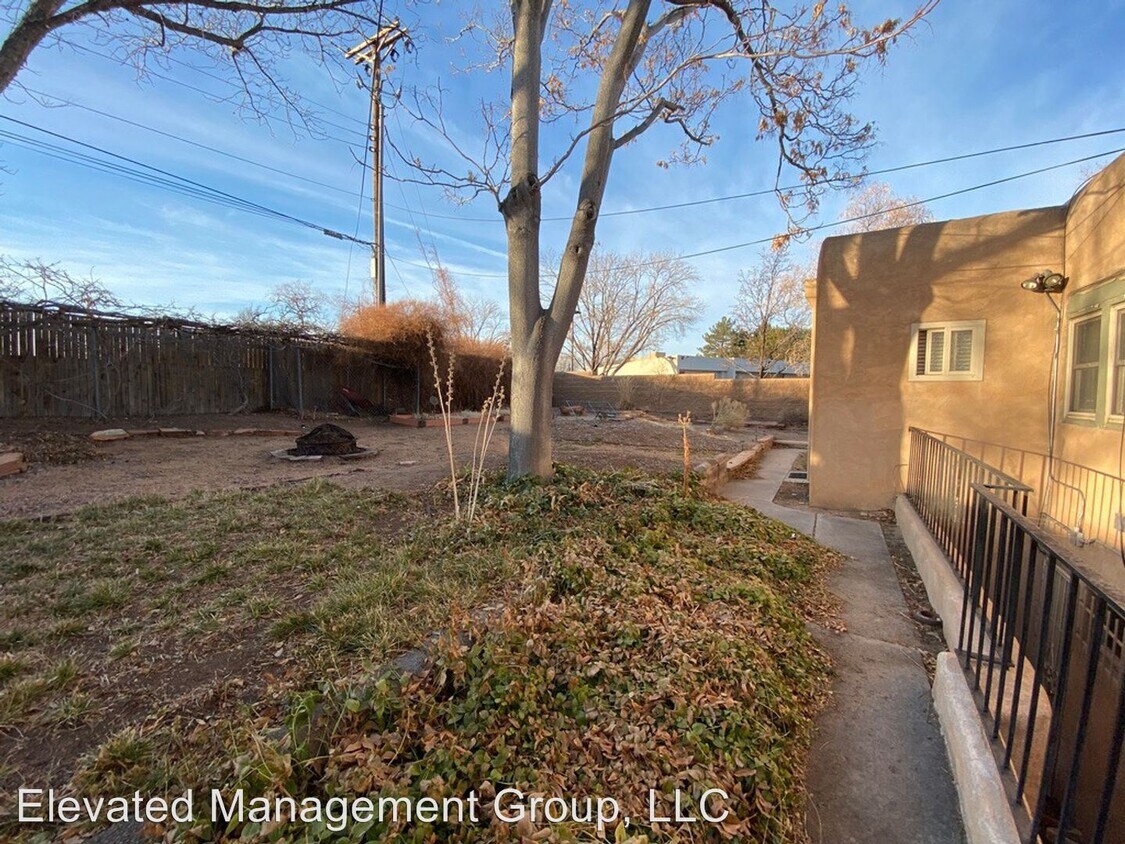 Foto principal - 434 Ash St NE