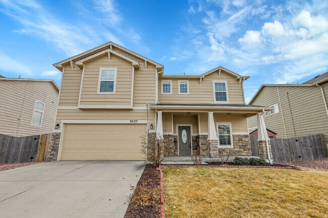 Foto del edificio - $2,490.95 - 4 Bed, 2.5 Bath Home in CO Springs with Fenced in Yard and 3 Car Garage!