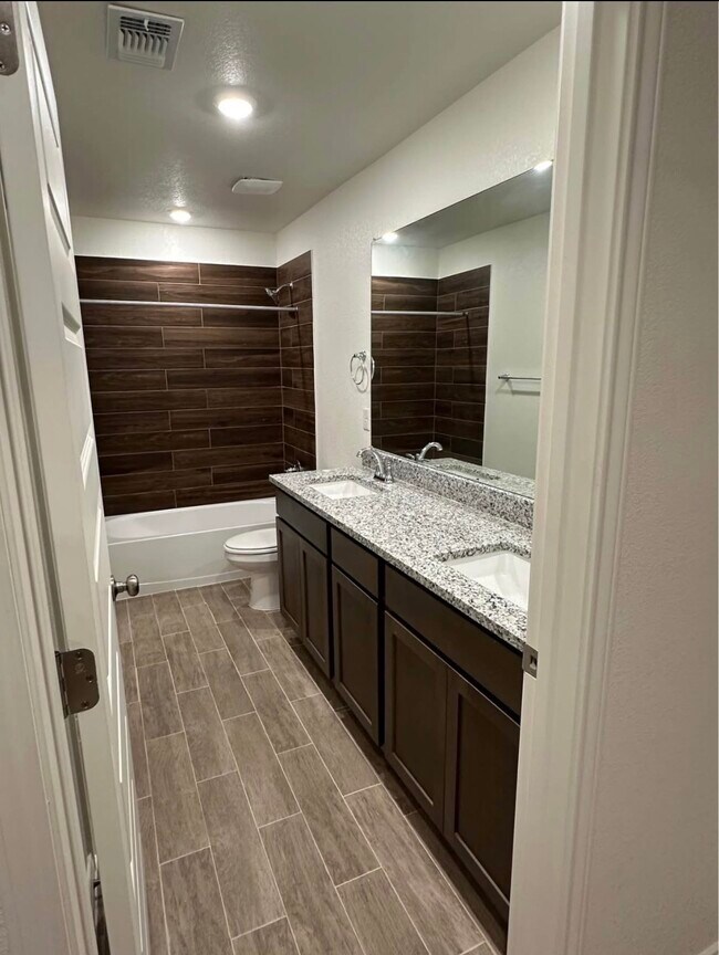 Foto del edificio - 901 Switchgrass Dr