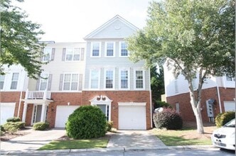 Building Photo - 3915 Howell Park Rd