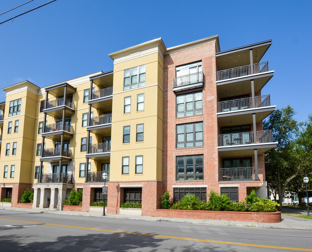 33 Calhoun St Unit 143, Charleston, SC 29401 Condo for Rent in