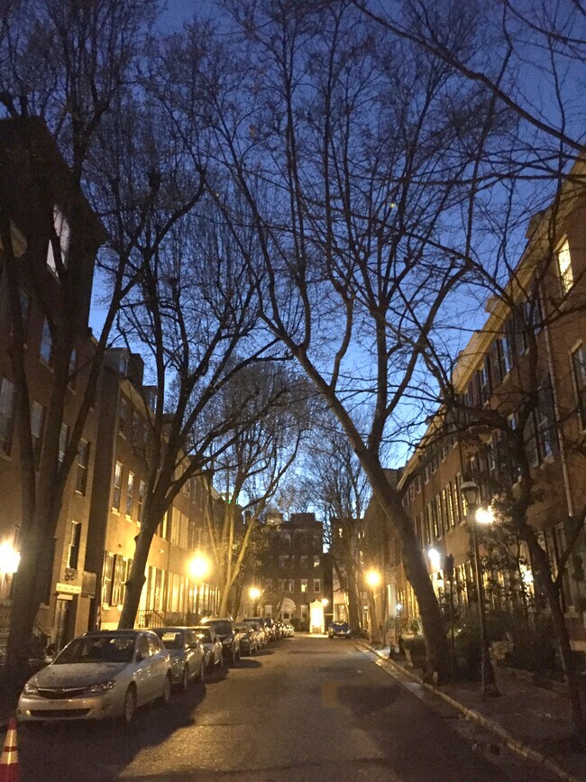 Foto del edificio - 1009 Clinton St