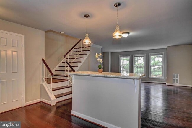 Building Photo - 7582 Blanford Ct